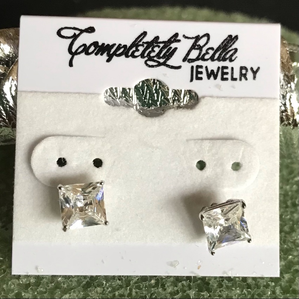 925 Silver Earrings w/5mm Cubic Zirconia Gems-New & in the original packaging